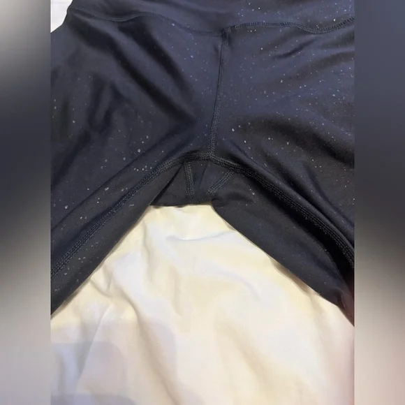 Beyond Yoga ALLOY OMBRE Midi Yoga Leggings – Black Foil Speckle - Picture 8 of 12